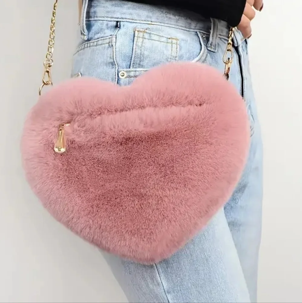 Gray Heart Shaped Fluffy Shoulder Bag, Fashion Chain Crossbody Bag. - Picture 2 of 3